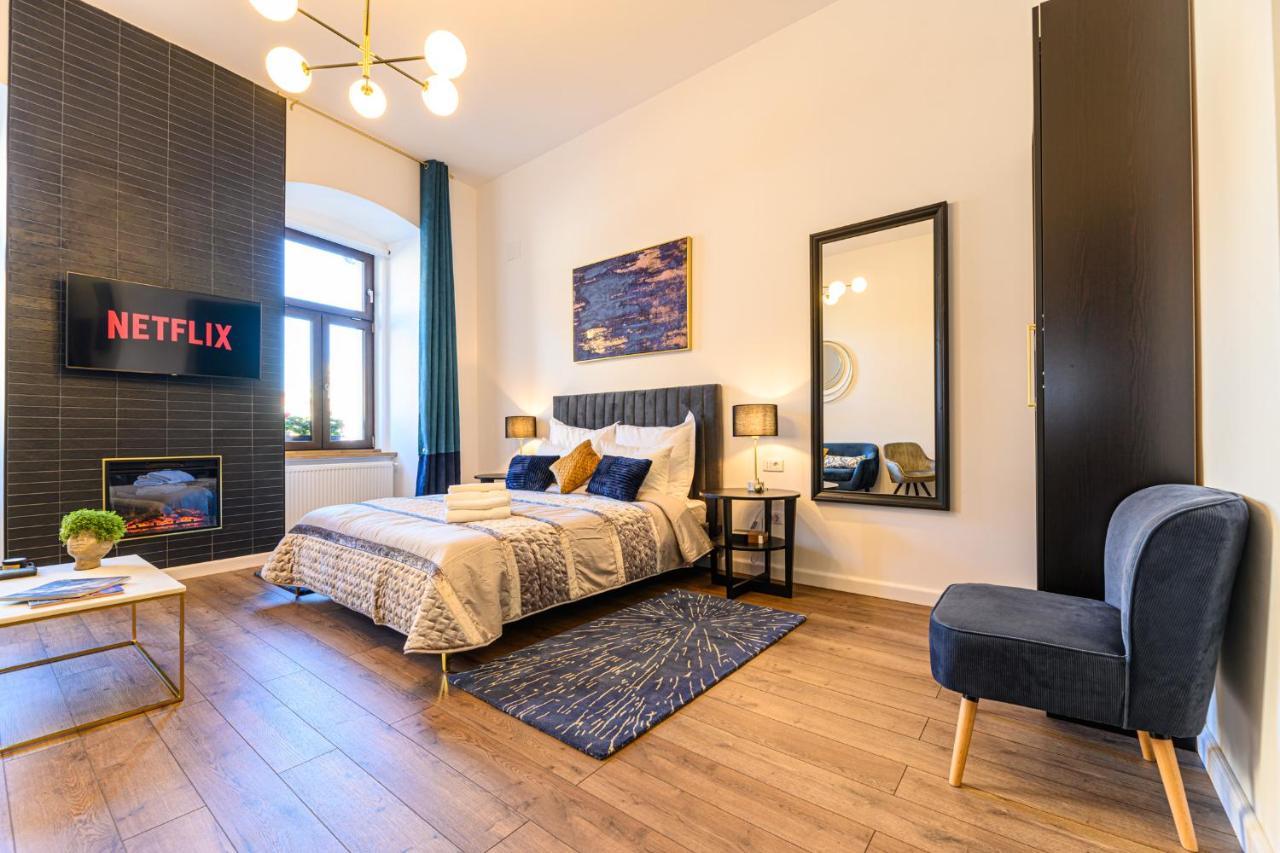 Uptown Deluxe Apartament *
